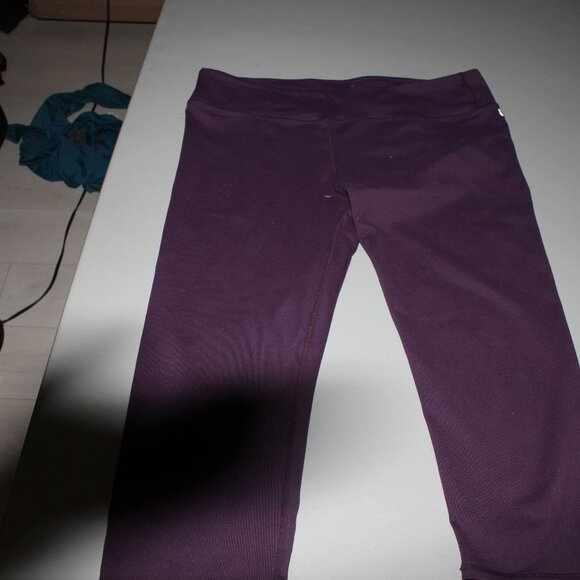 Purple Fablectics Capris Size XL - Picture 1 of 3